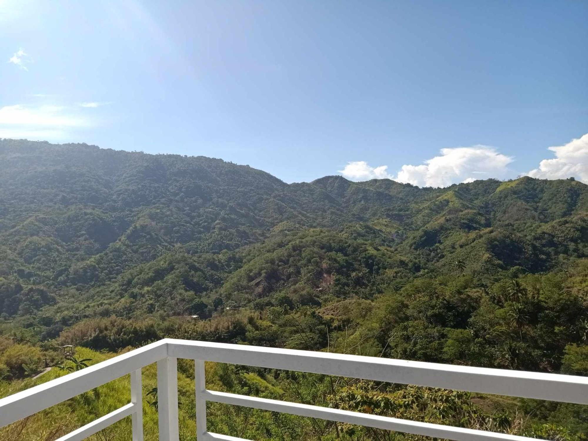 MIRA AgroPark Hotel Tanay Bagian luar foto